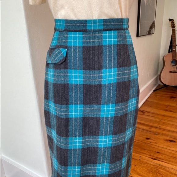 Vintage 1950s Plaid Wool Pencil Skirt - Picture 2 of 9